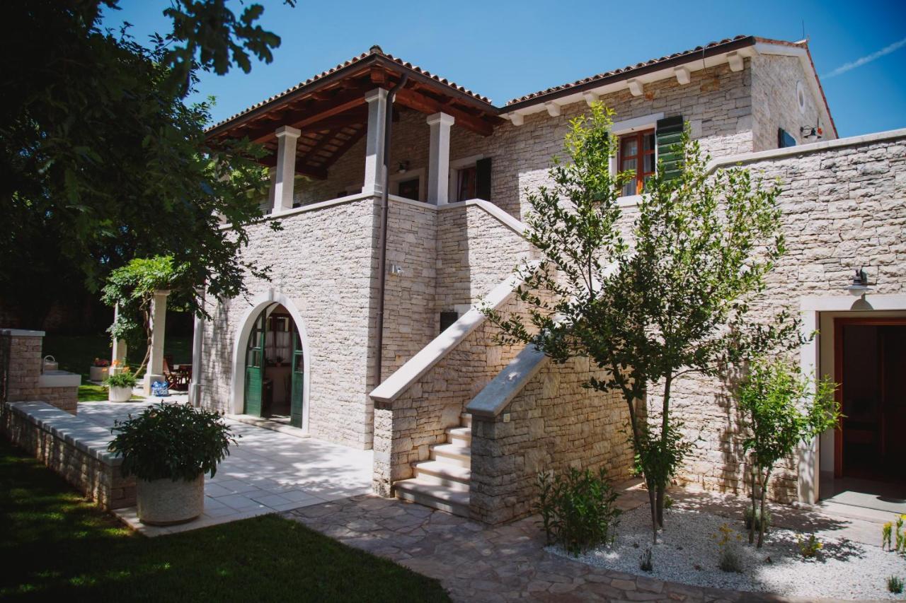 Villa Kringa Tinjan Экстерьер фото