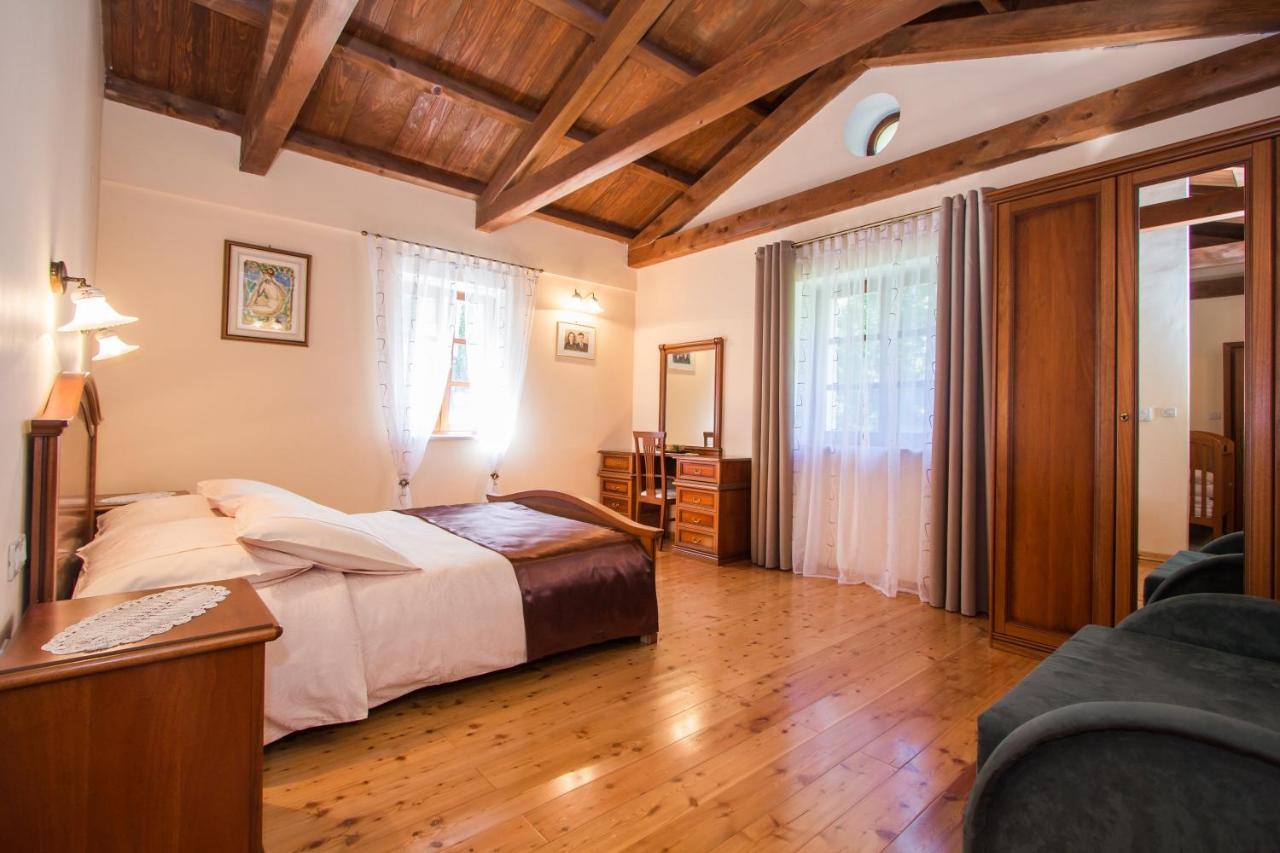 Villa Kringa Tinjan Экстерьер фото