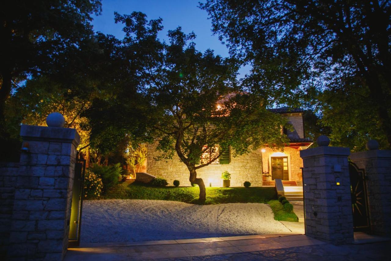 Villa Kringa Tinjan Экстерьер фото