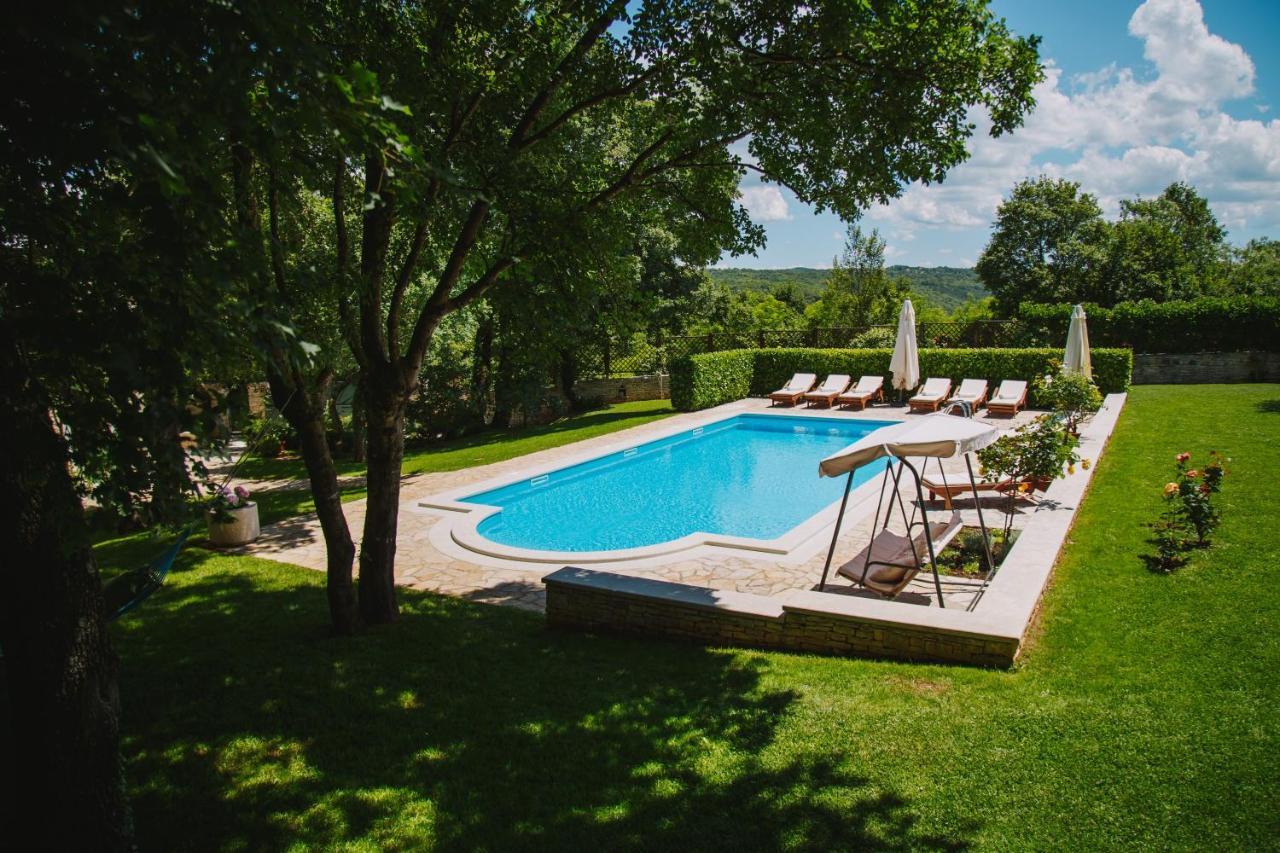 Villa Kringa Tinjan Экстерьер фото
