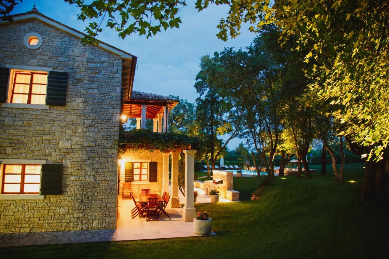 Villa Kringa Tinjan Экстерьер фото