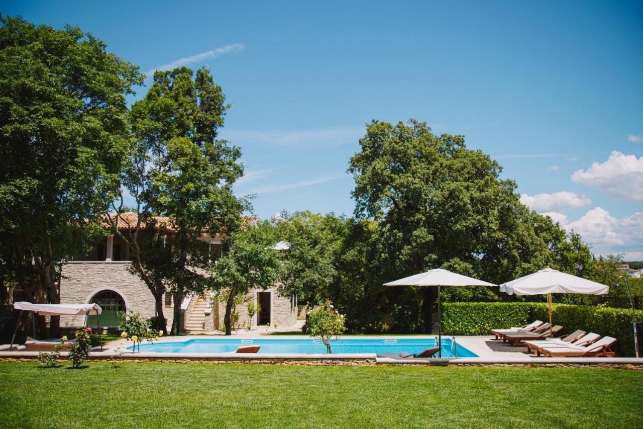 Villa Kringa Tinjan Экстерьер фото