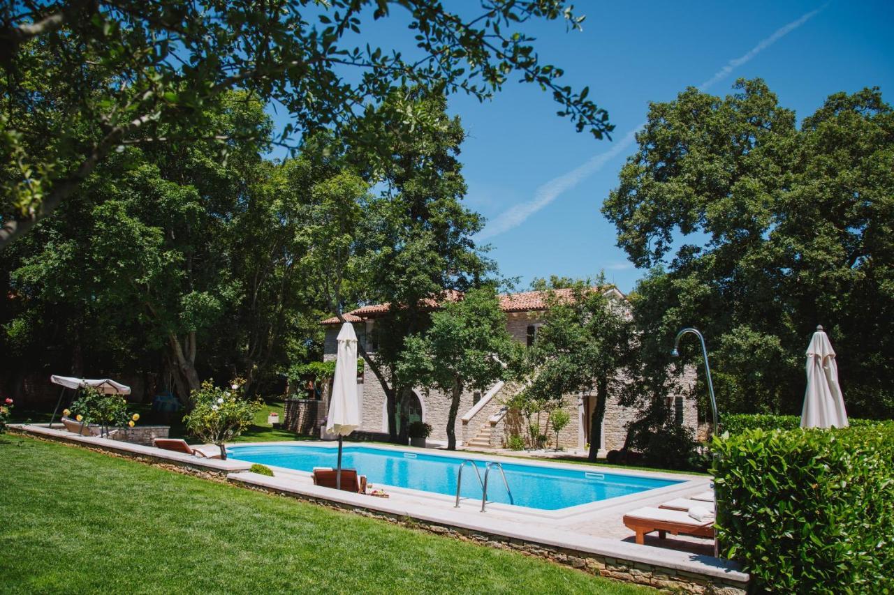 Villa Kringa Tinjan Экстерьер фото