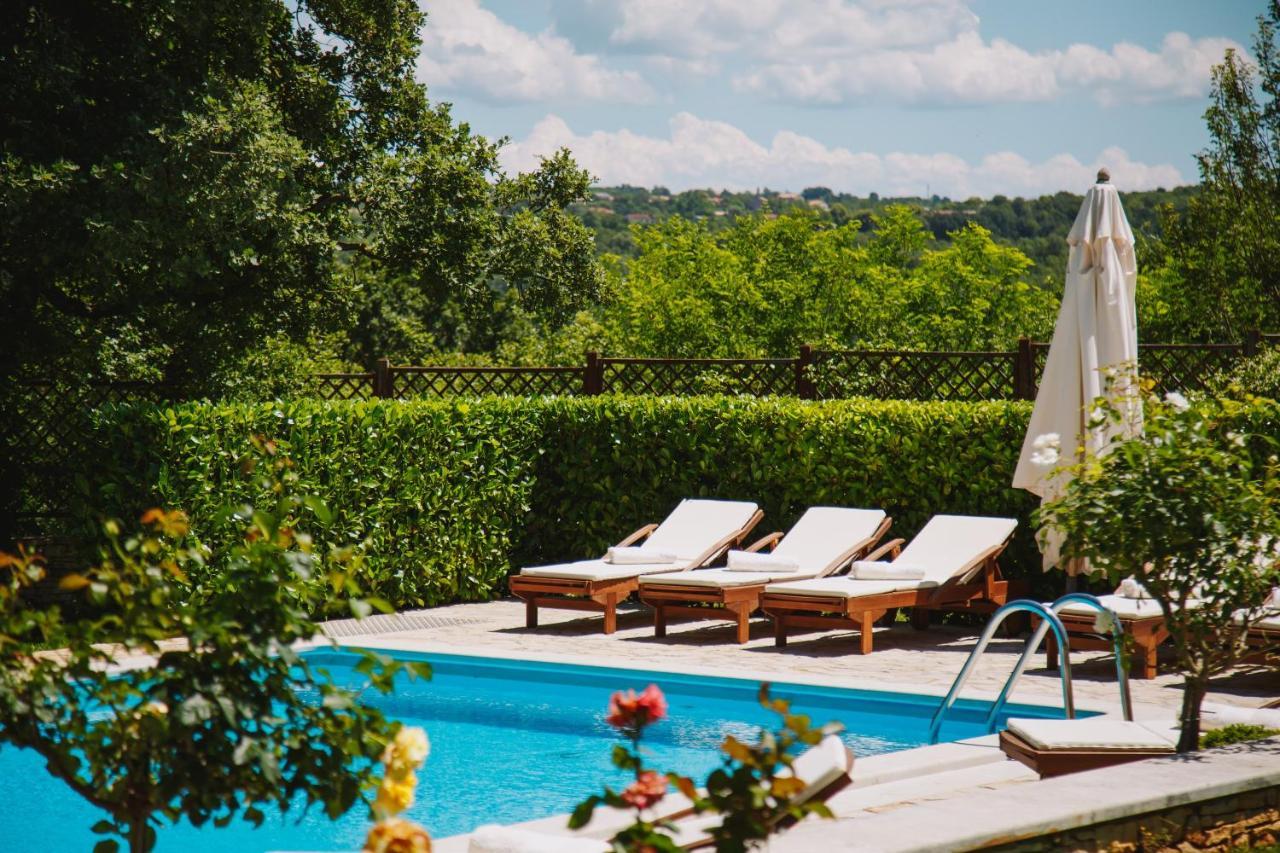 Villa Kringa Tinjan Экстерьер фото