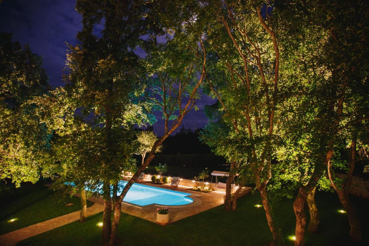 Villa Kringa Tinjan Экстерьер фото